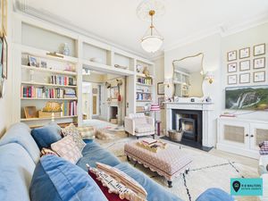 Sitting Room- click for photo gallery